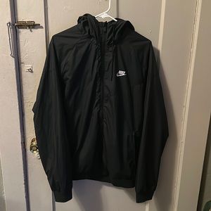 Nike windrunner windbreaker large black